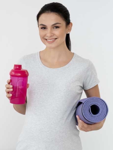 Banner-mujer-con-accesorios-de-ejercicio-Cuidado-personal-y-Salud